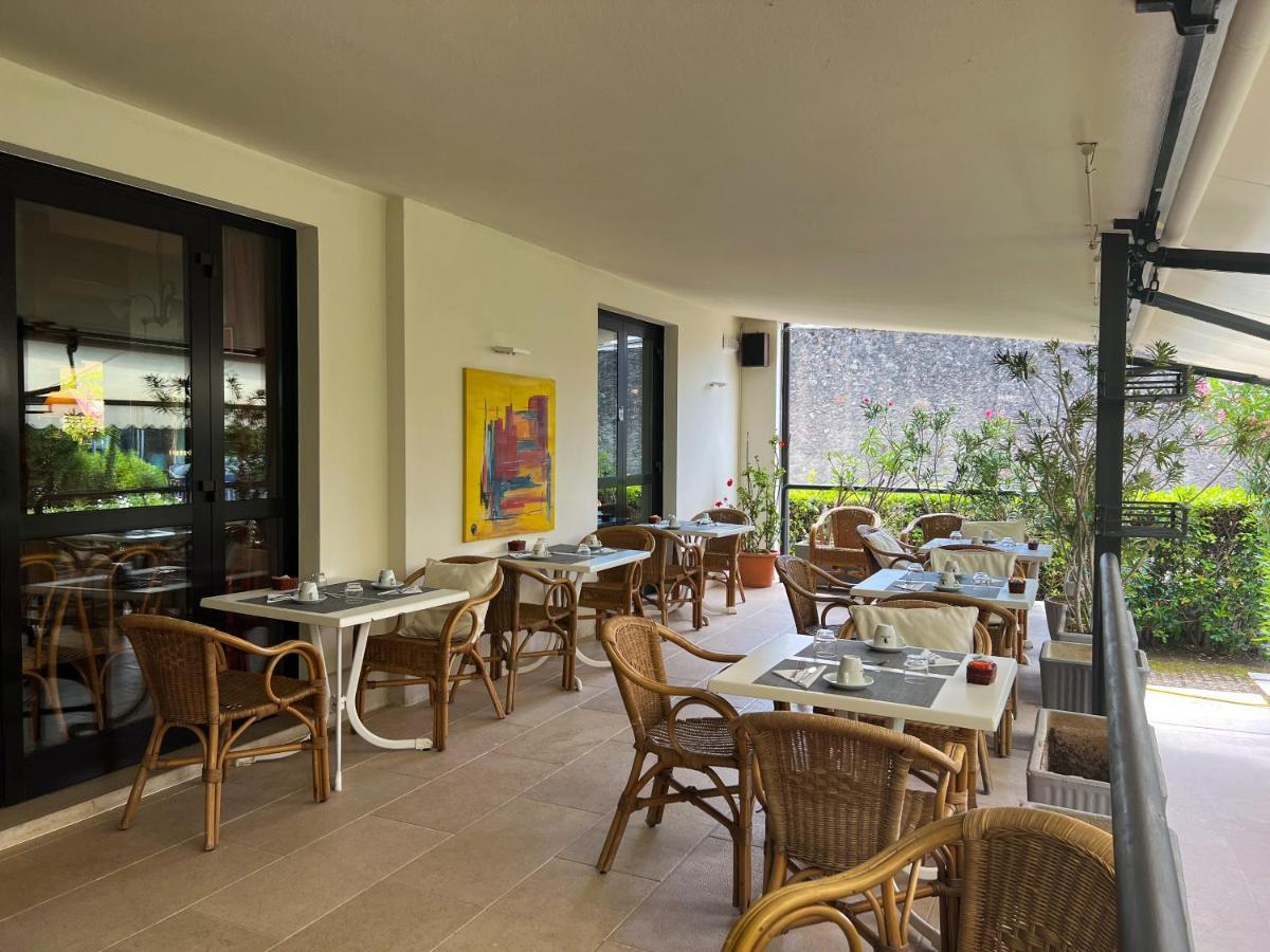 Hotel Marina Torri Del Benaco Exterior photo