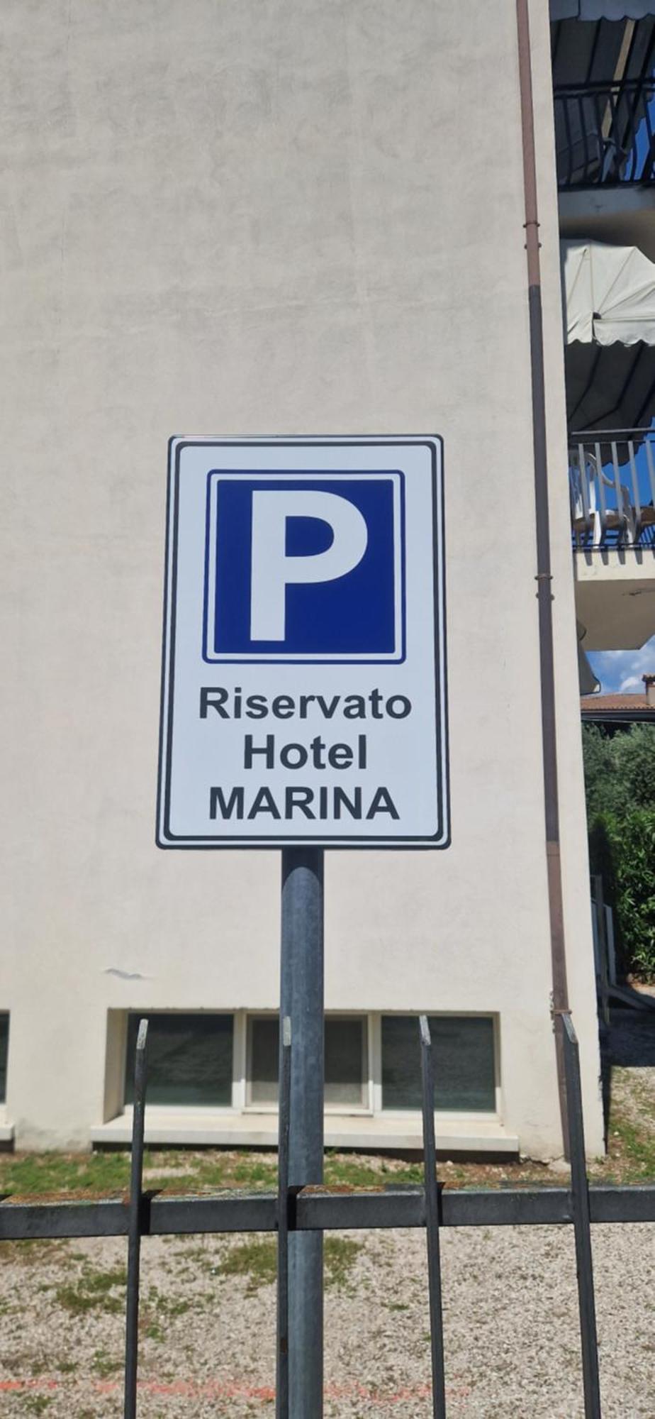 Hotel Marina Torri Del Benaco Exterior photo