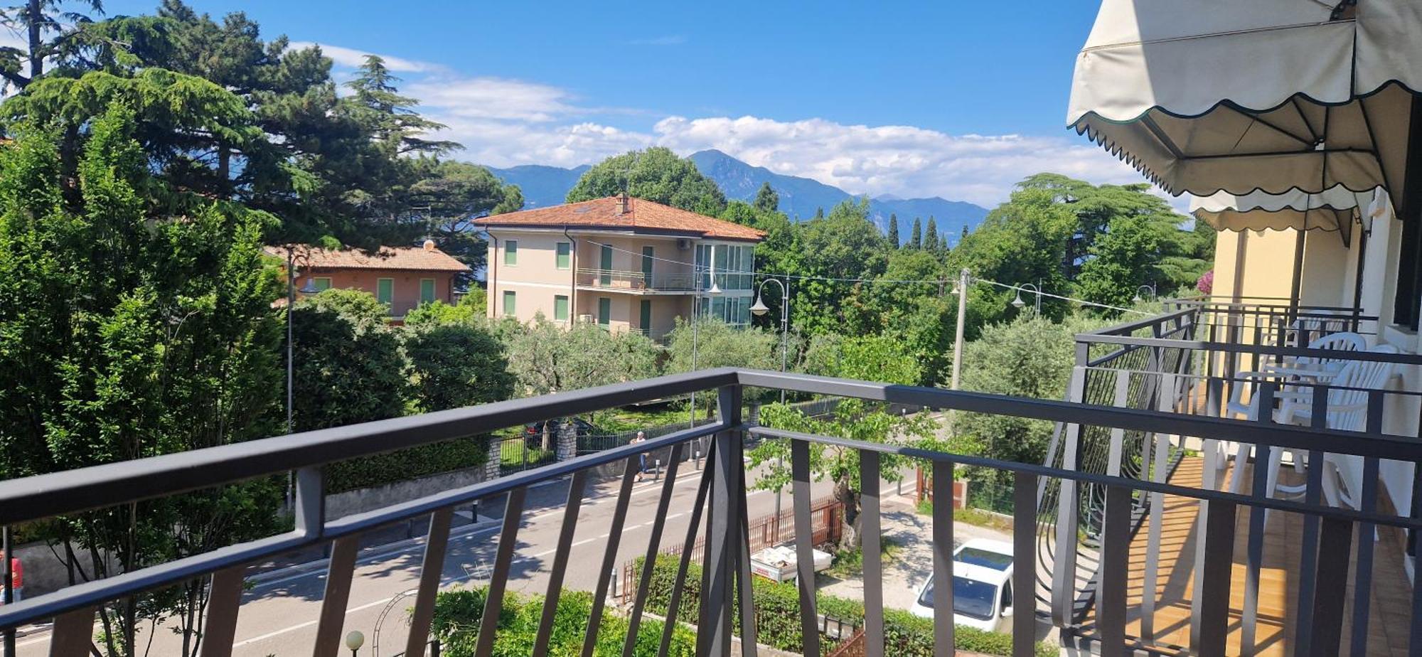 Hotel Marina Torri Del Benaco Exterior photo