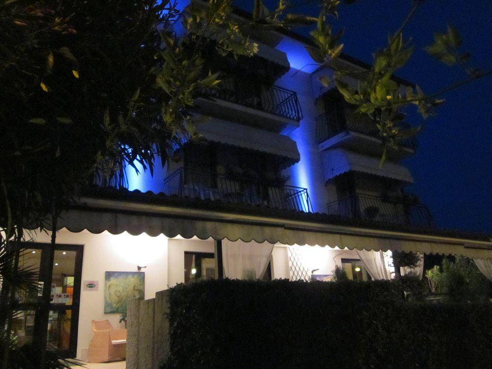 Hotel Marina Torri Del Benaco Exterior photo